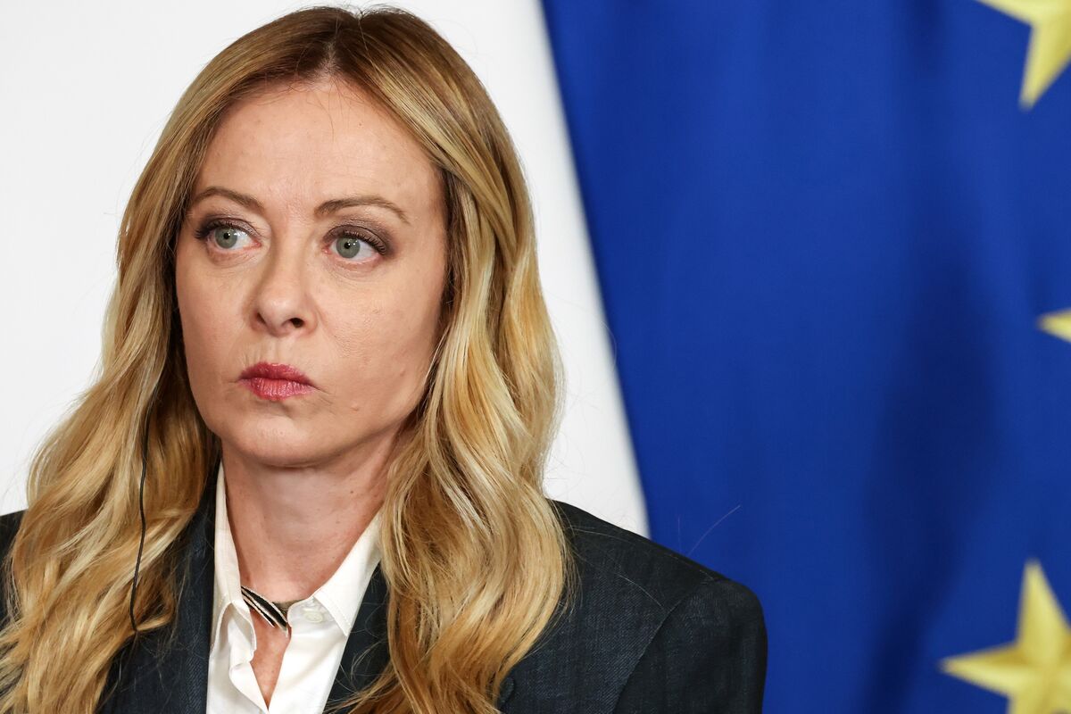 Meloni’s Coalition Begins to Crack Amid Pressure From the Right