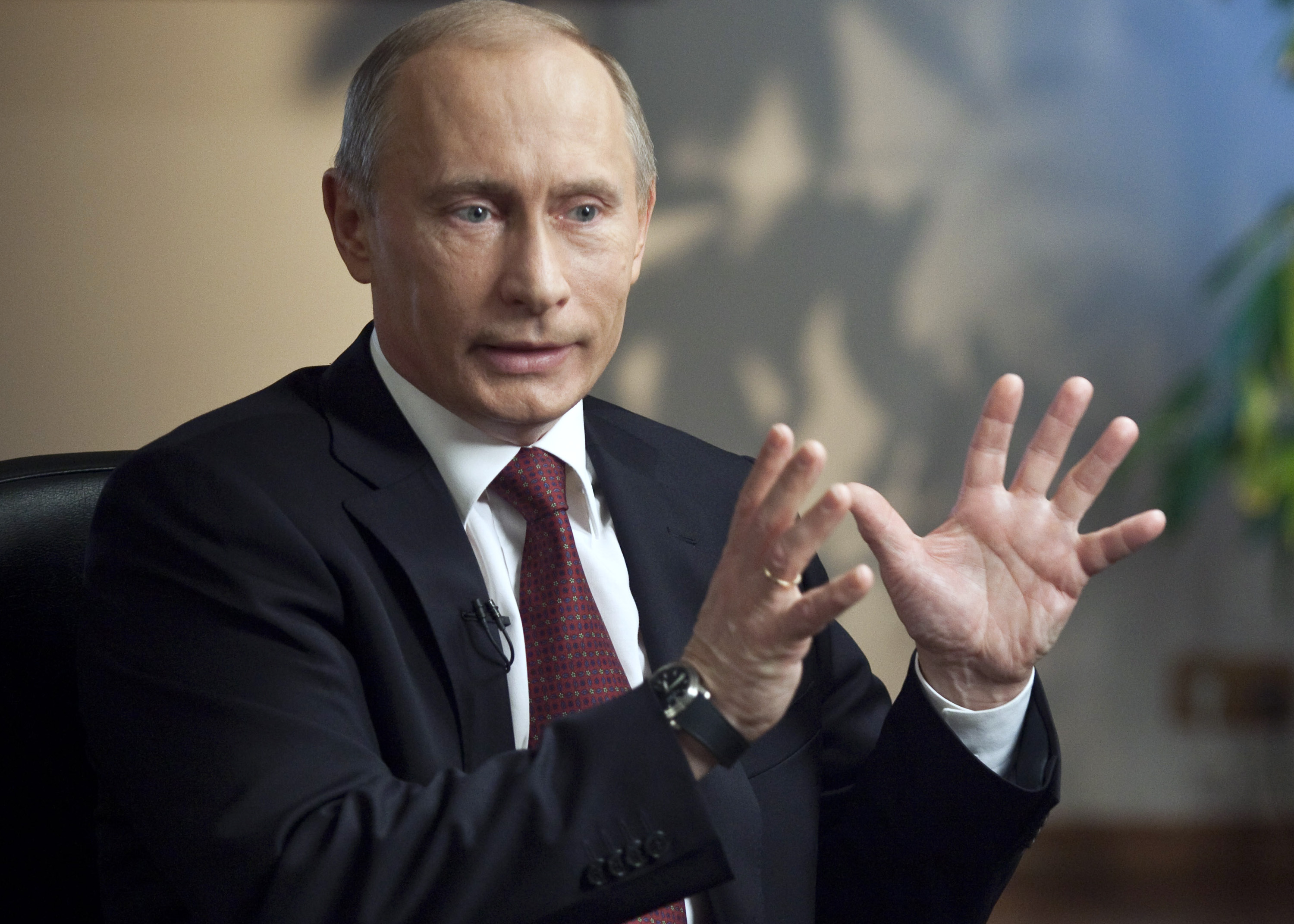 ロシア新興財閥 危機下で試される忠誠心 プーチン首相が厳しい注文 Bloomberg