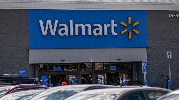 Walmart and 's Race to Rule Shopping