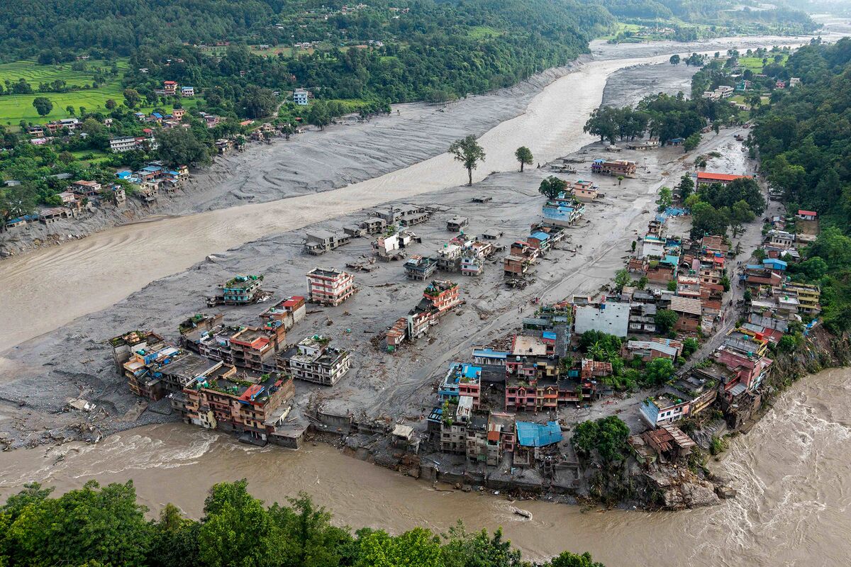 Nepal Flood Deaths Climb With Hundreds Still Missing