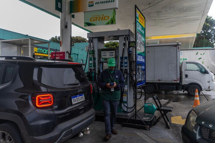Brazil Inflation Jumps, Bumping Up Against Target Ceiling