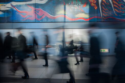 Japan’s Economy Unexpectedly Shrinks on Exports, Investment Drop