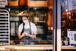 US jobs worker restaurant