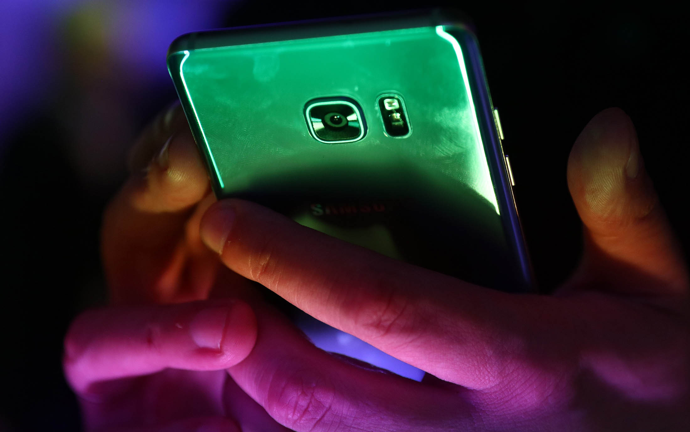 AT&T Halts Sales of Samsung Note 7 Smartphone on Safety Concerns