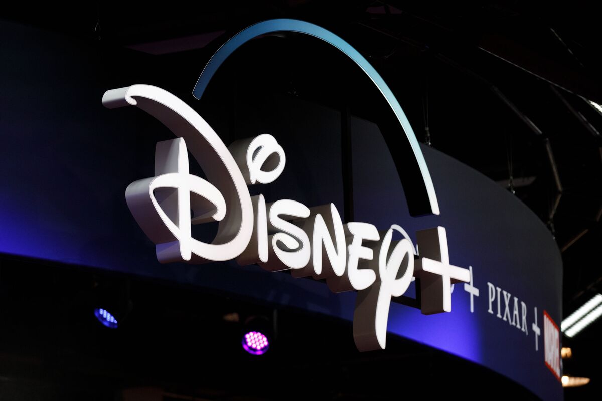 Disney to Cut Costs, Freeze Hiring After Earnings Disappoint - Bloomberg
