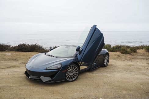 The 2017 McLaren 570GT comes with dihedral doors that open up and out.