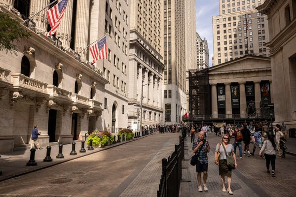 The New York Stock Exchange (NYSE), left, in New York, US, on Monday, Sept. 16, 2024. 