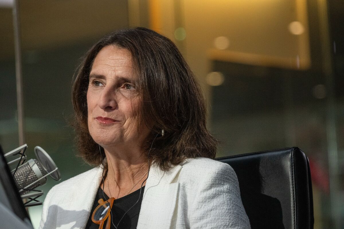 bloomberg.com - Suzanne Lynch - EU Competition Chief Defends Bloc's Latest Big Tech Actions