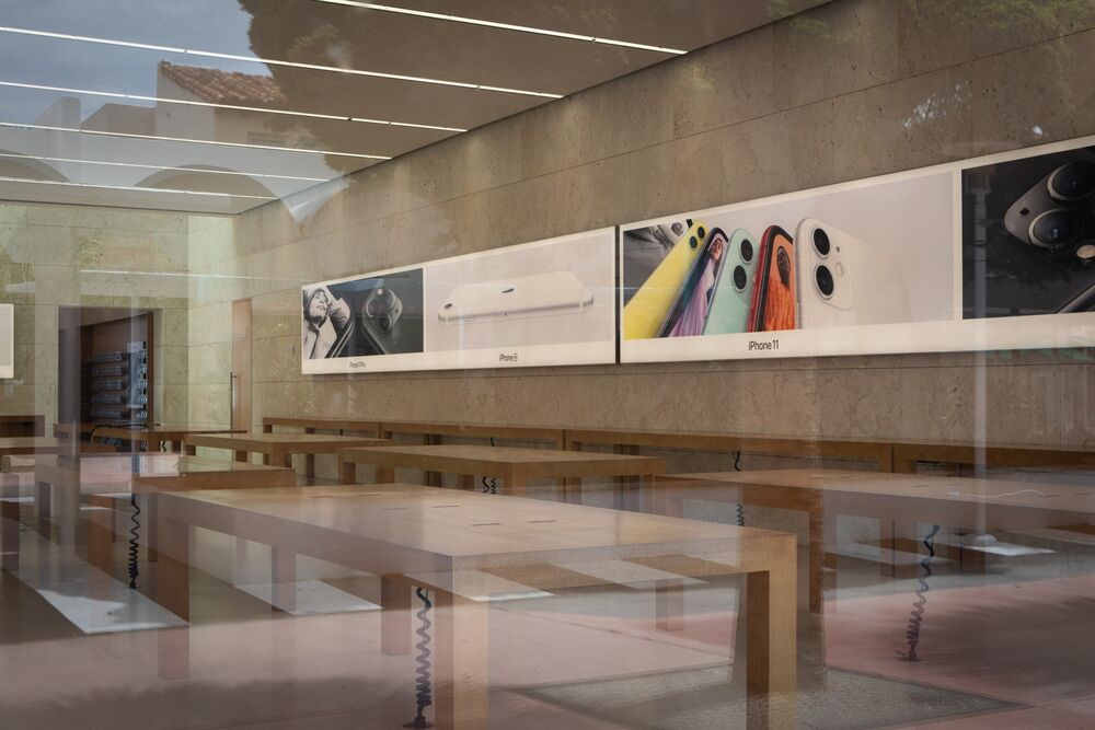 Apple Appl To Do 4 For 1 Stock Split Bloomberg