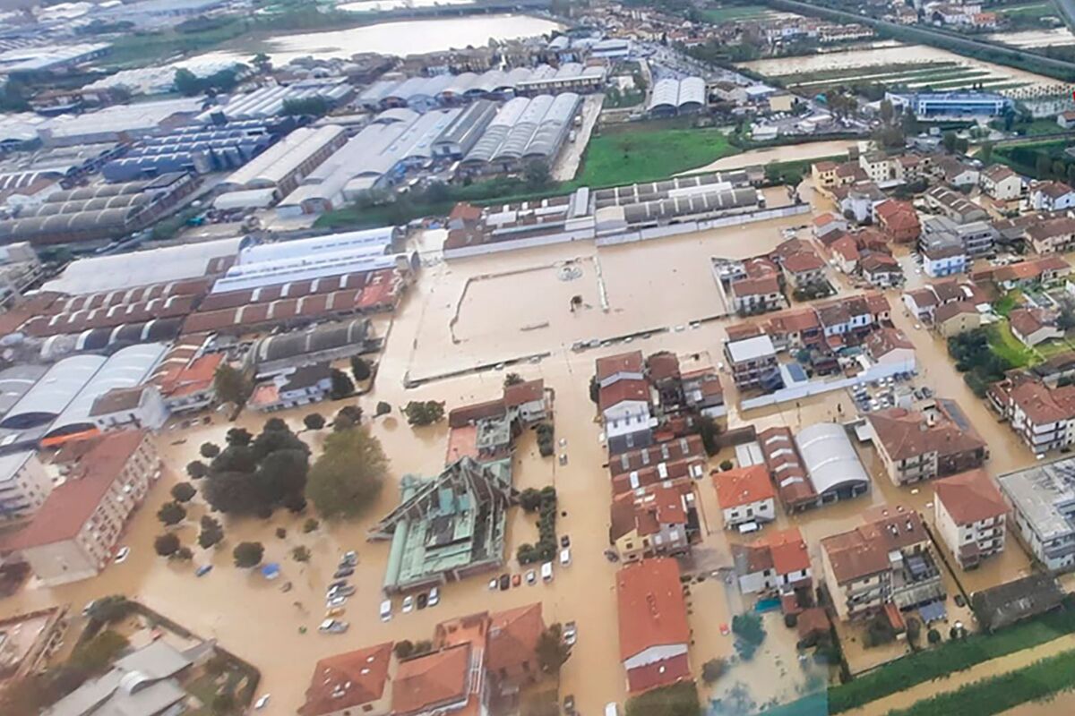 Italy Storms, Tuscany Flooding Cause Billions in Damage - Bloomberg