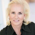 Headshot of Dr Rebecka Belldegrun