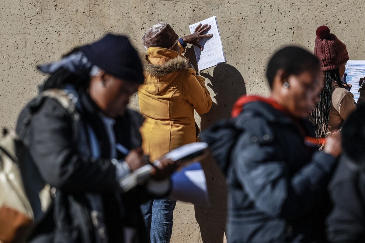 South Africa Aims for 3% Growth to Curb Sky-High Unemployment