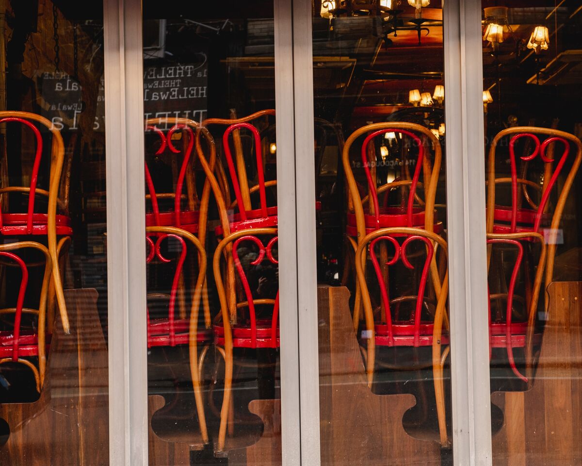 Luxury Purse Stools Are Grabbing More Real Estate in Restaurants - Bloomberg