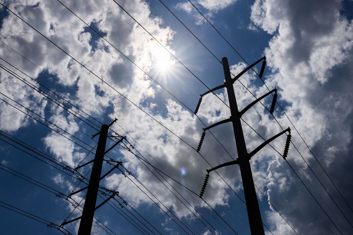 Lingering US Heat Tests Grids With Power Emergency in Southeast