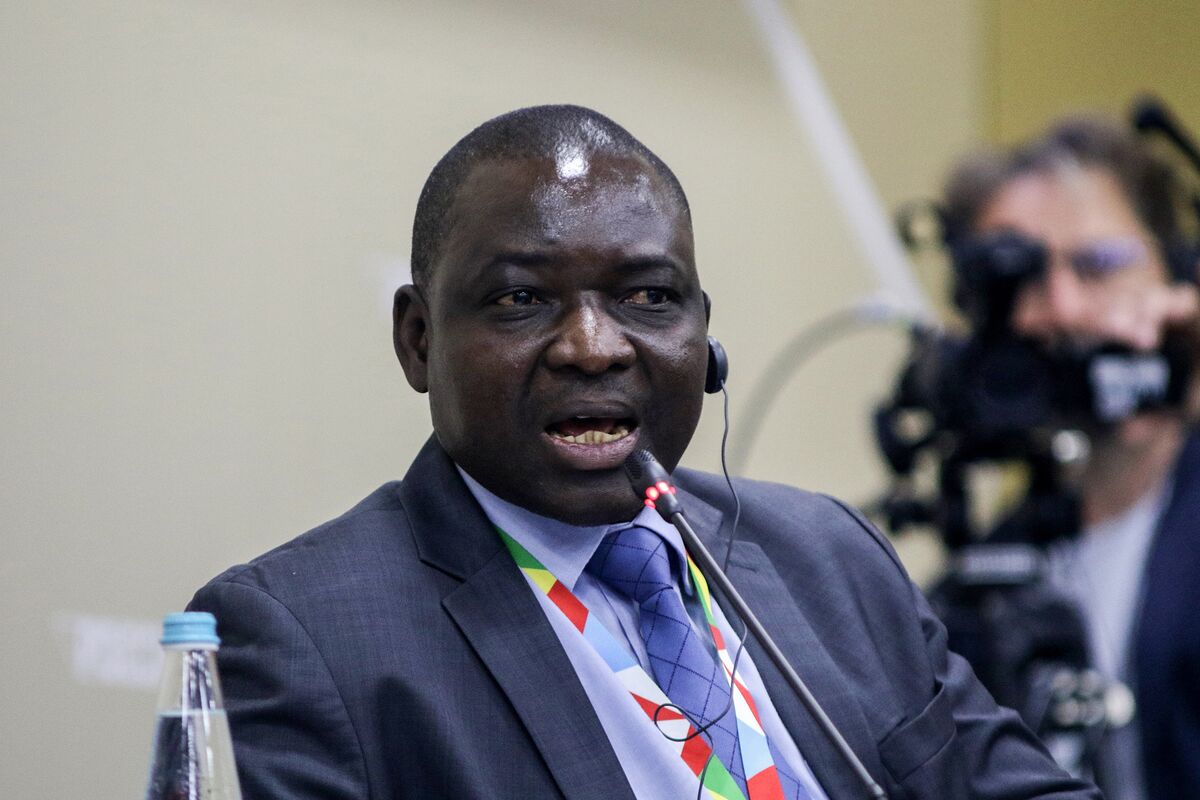 Zimbabwe Rescues All 15 Trapped Miners Alive: Mines Minister - Bloomberg