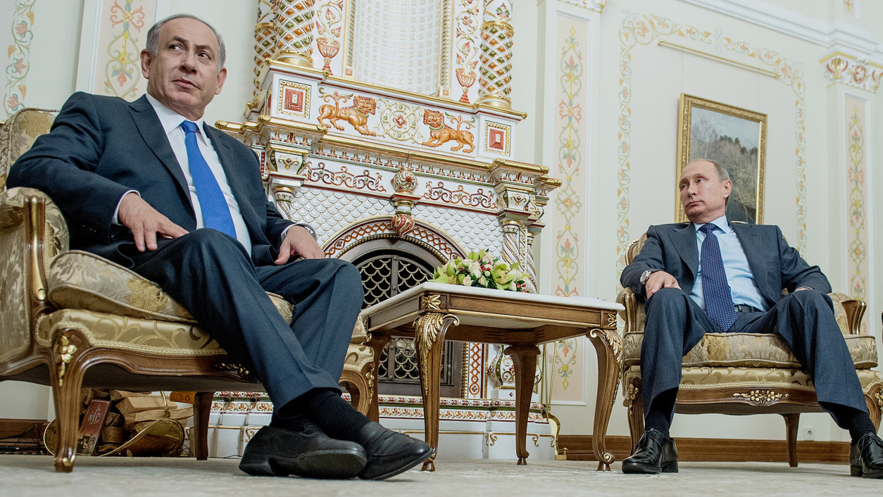 Russian President Vladimir Putin, right, meets with Israel's Prime Minister Benjamin Netanyahu, left, during their talks in Novo-Ogaryovos State Residence on September 21, 2015 in Moscow, Russia. Photograph: Dmitri Azarov/Kommersant Photo via Getty Images
