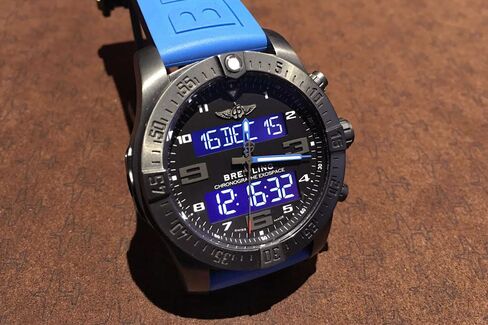 The titanium construction makes the B55 light, even if it's large.