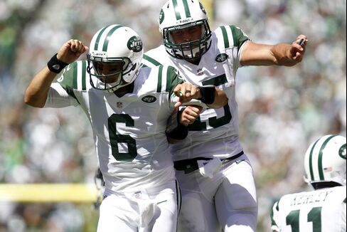 Manning Wins Broncos’ NFL Debut as Jets Romp, 49ers Beat Packers