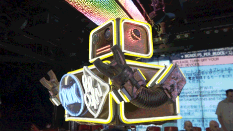 1477338800_Robot-show_5-2
