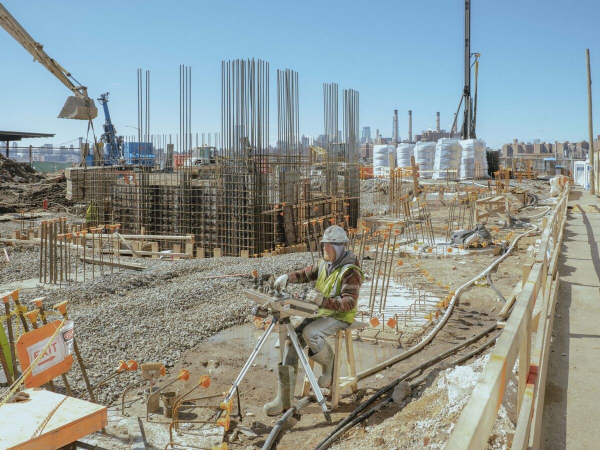 bloomberg.com - Tracy Alloway - How Insurance Costs Make NYC Construction So Expensive
