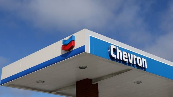 Exxon, Chevron Eye Billions in Buybacks as Cash Flows Surge