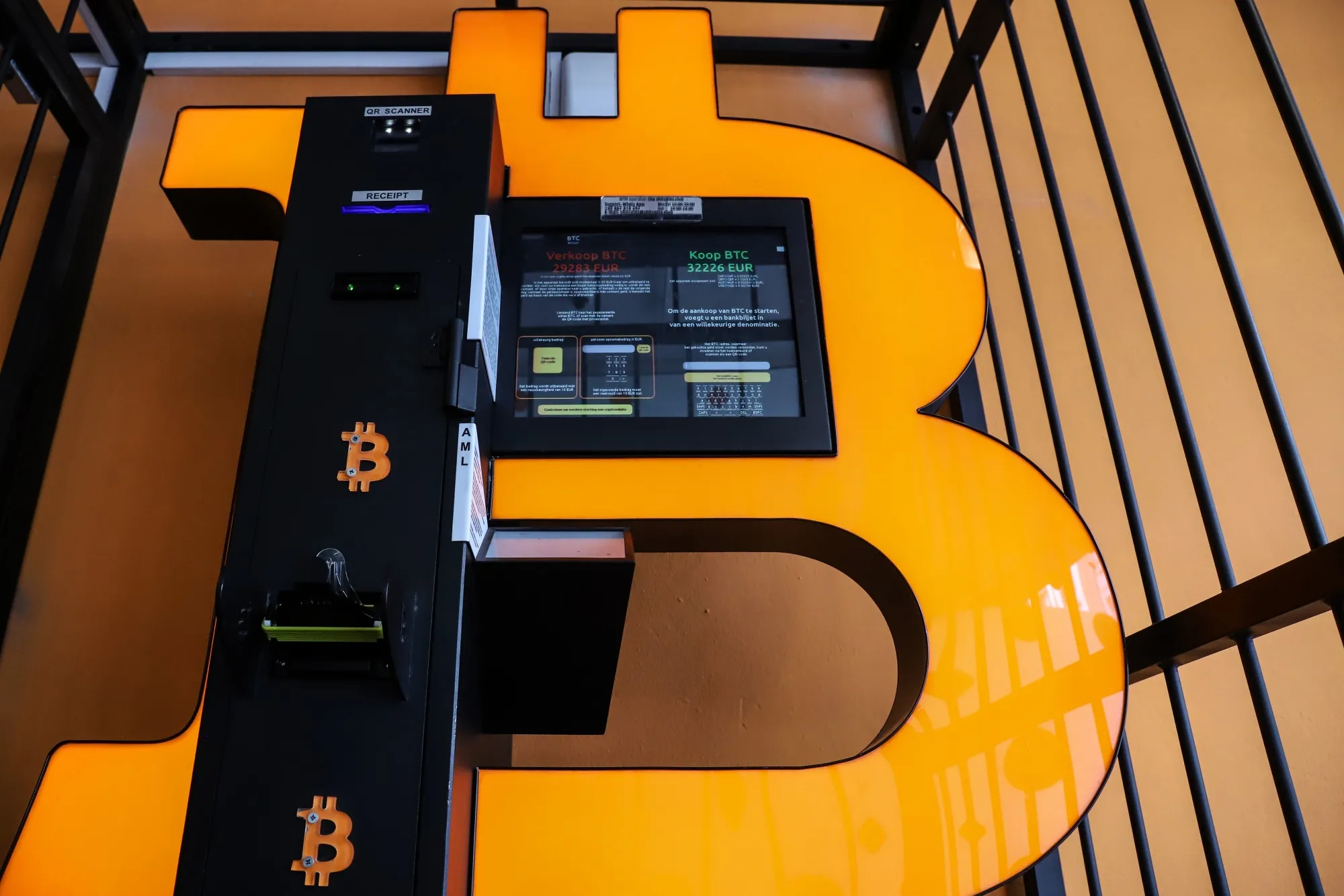 Bitcoin (BTC) Reaches Highest Since June With $30,000 Back in Sight -  Bloomberg