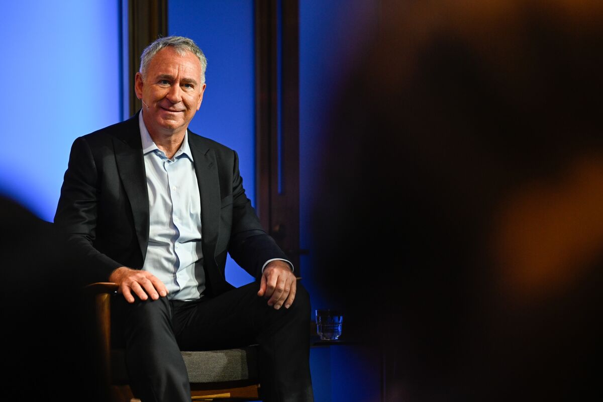 bloomberg.com - Matt Levine - Banks Recycle the Risk
