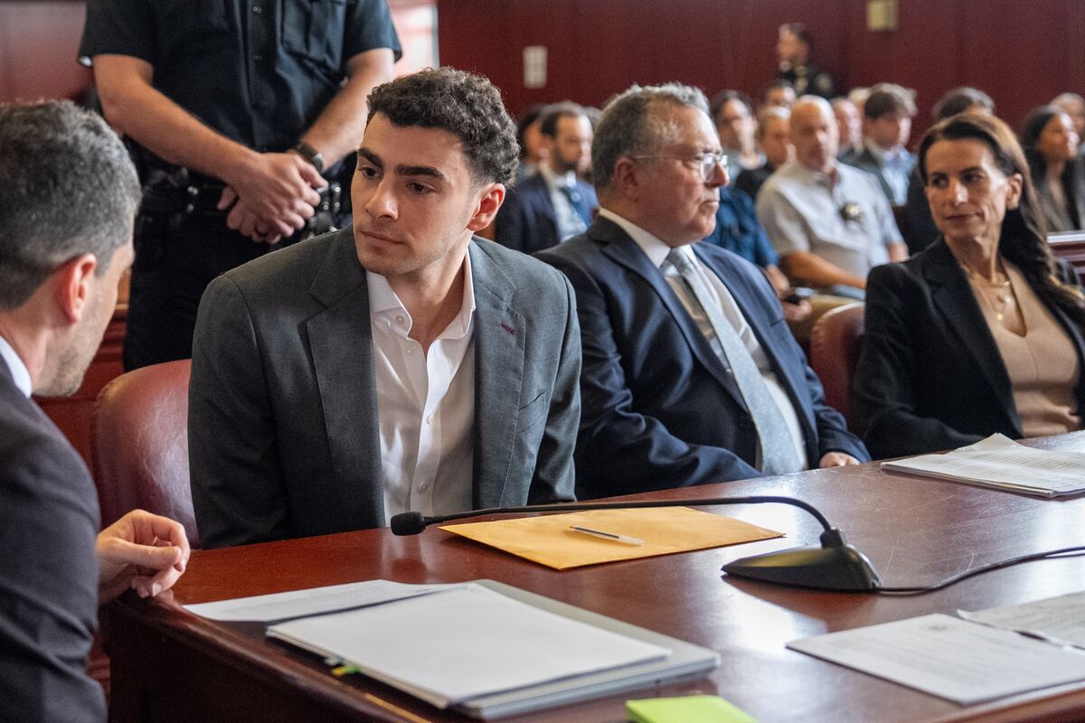 Luigi Mangione Murder Trial in NY State Court Delayed for Months