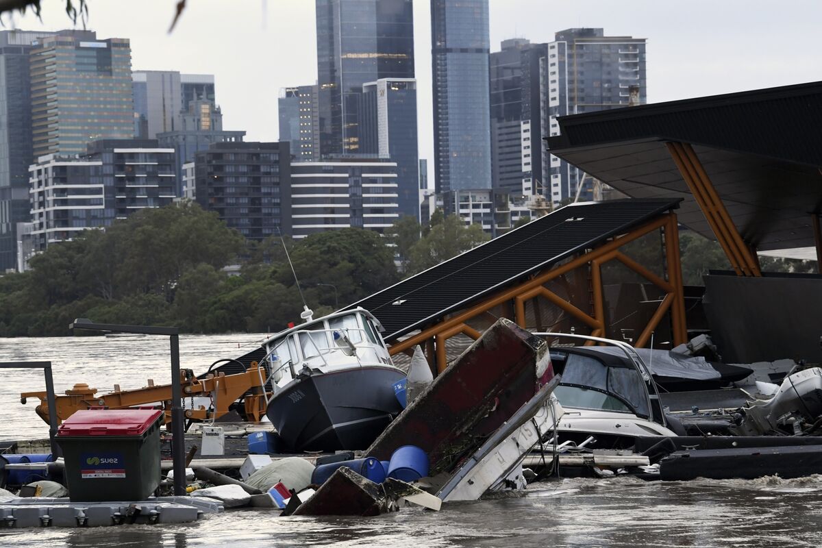 Major Floods Swamp Australia's East Coast, Claiming 8 Lives - Bloomberg
