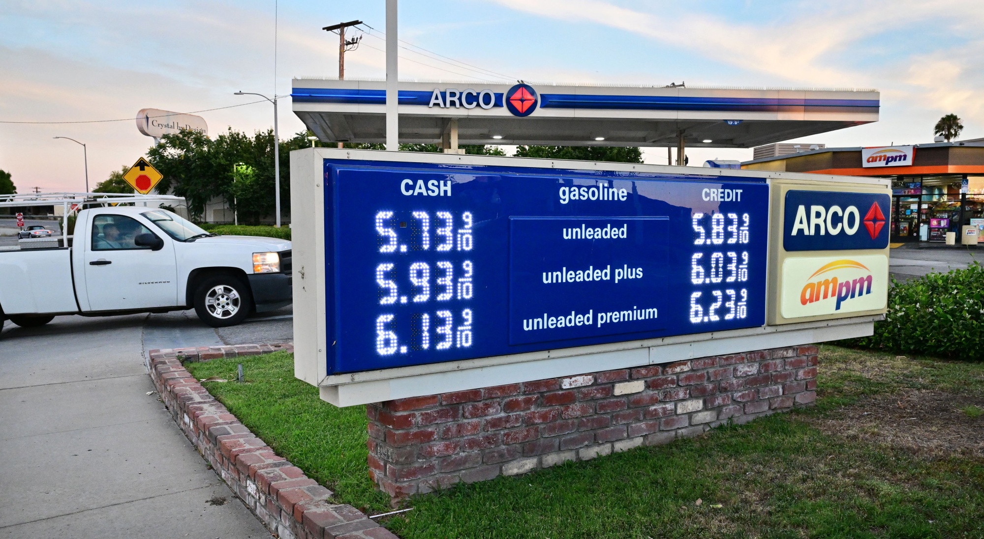 Massachusetts Hits Five-Dollar-Per-Gallon Gas Ceiling