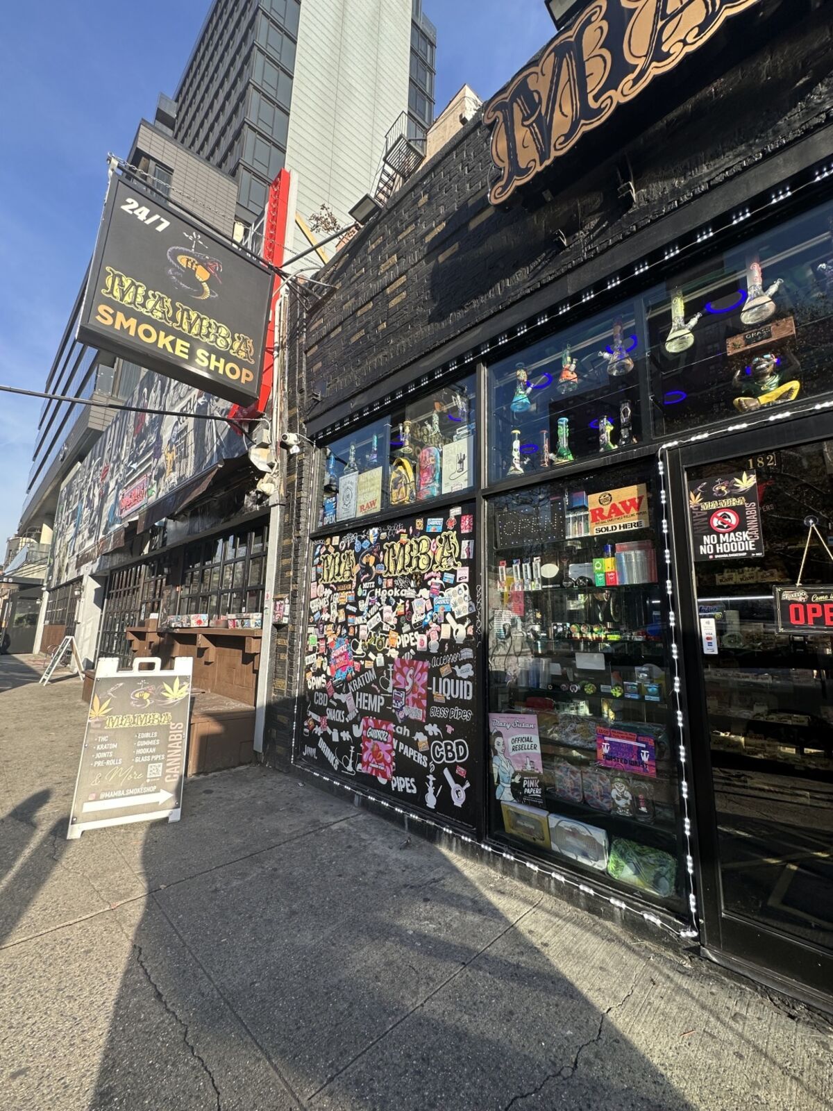 Buying Weed in NYC: Prices Stay Low as Everything Else Gets More Expensive  - Bloomberg