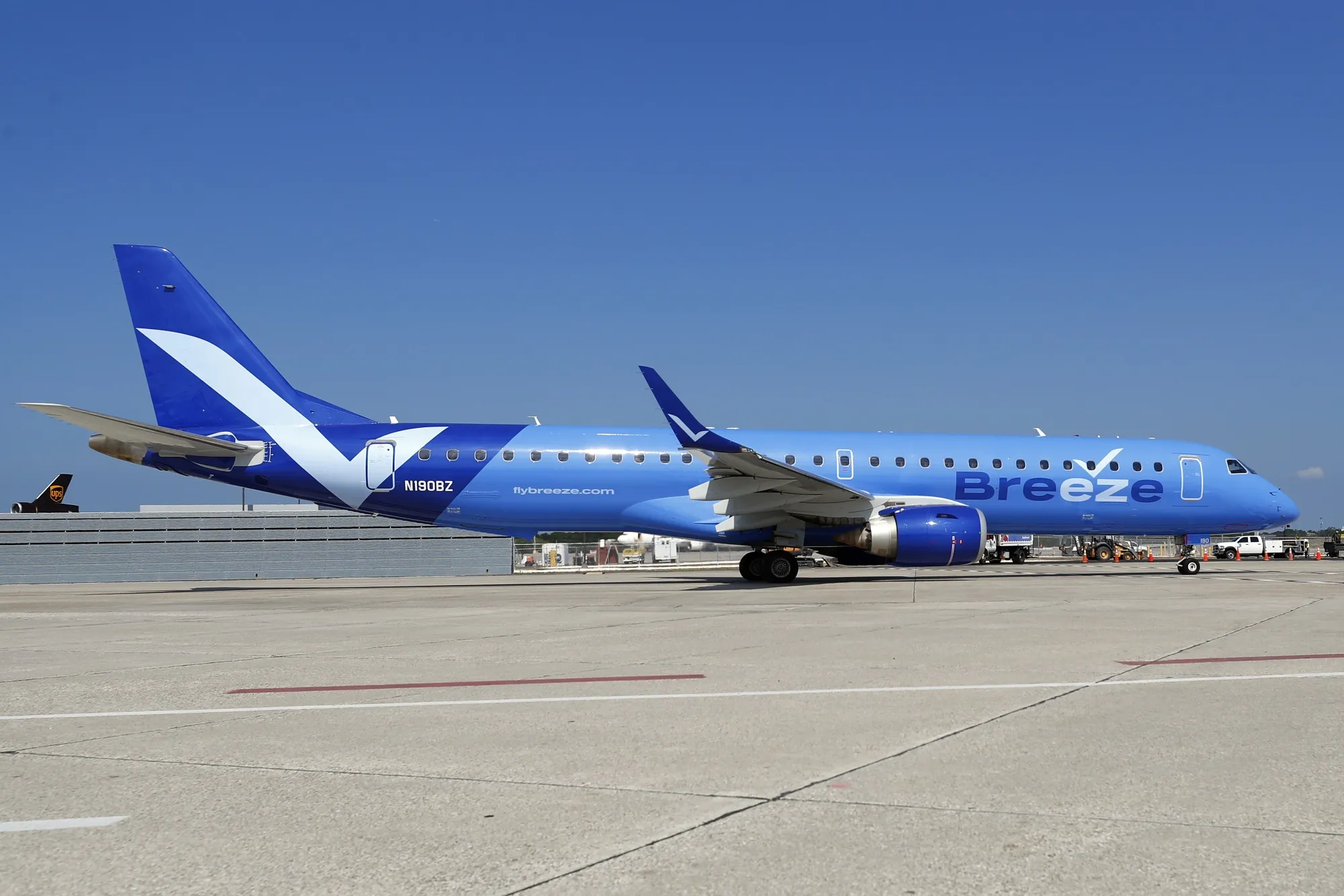 Breeze Airways CEO David Neeleman Takes First Flight On New Upstart Carrier