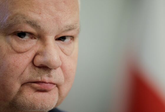 Polish President Flags Glapinski May Stay as Central Bank Chief