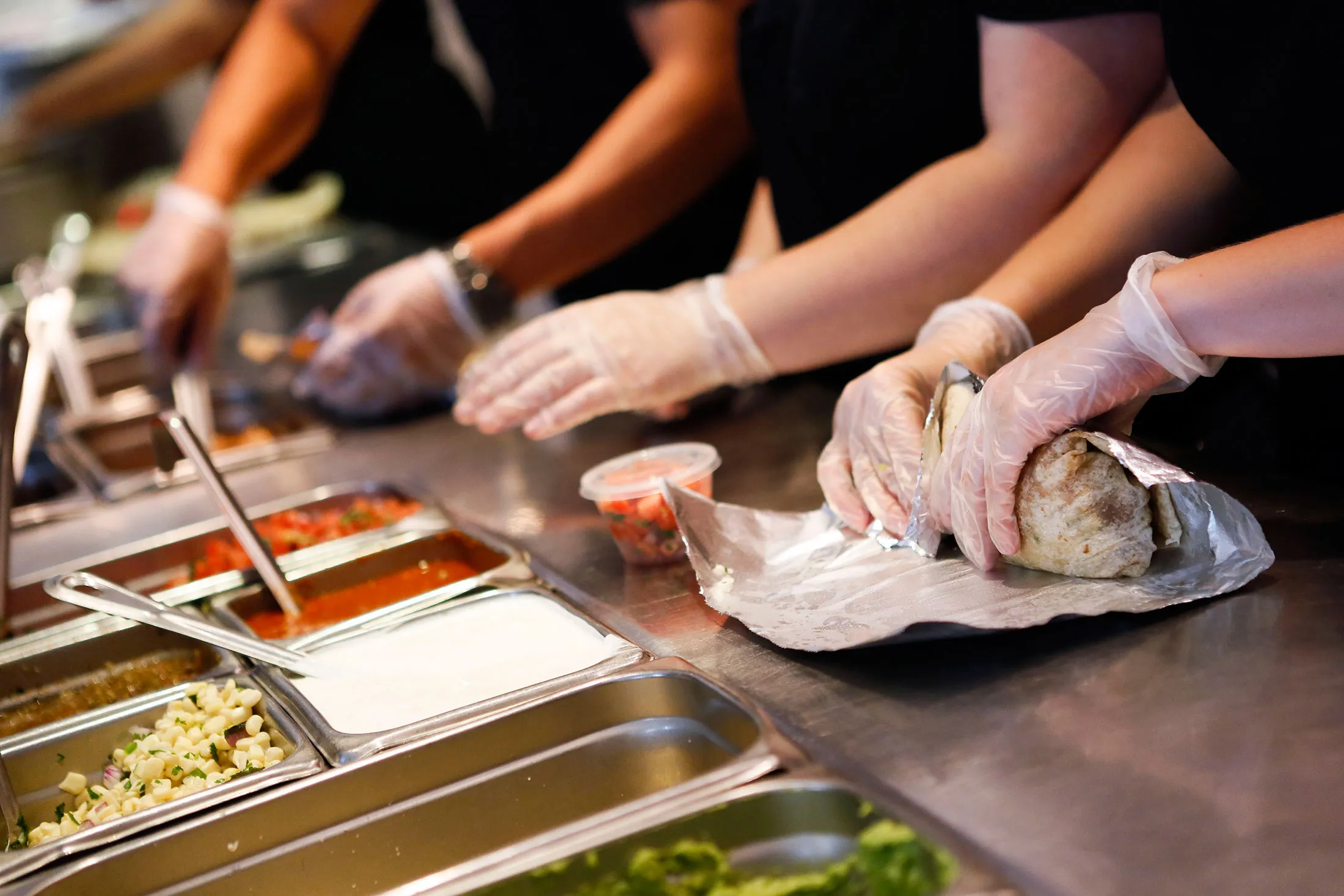 In the low-paying leisure and hospitality sector, average hourly earnings rose 3.4 percent from January 2014.
