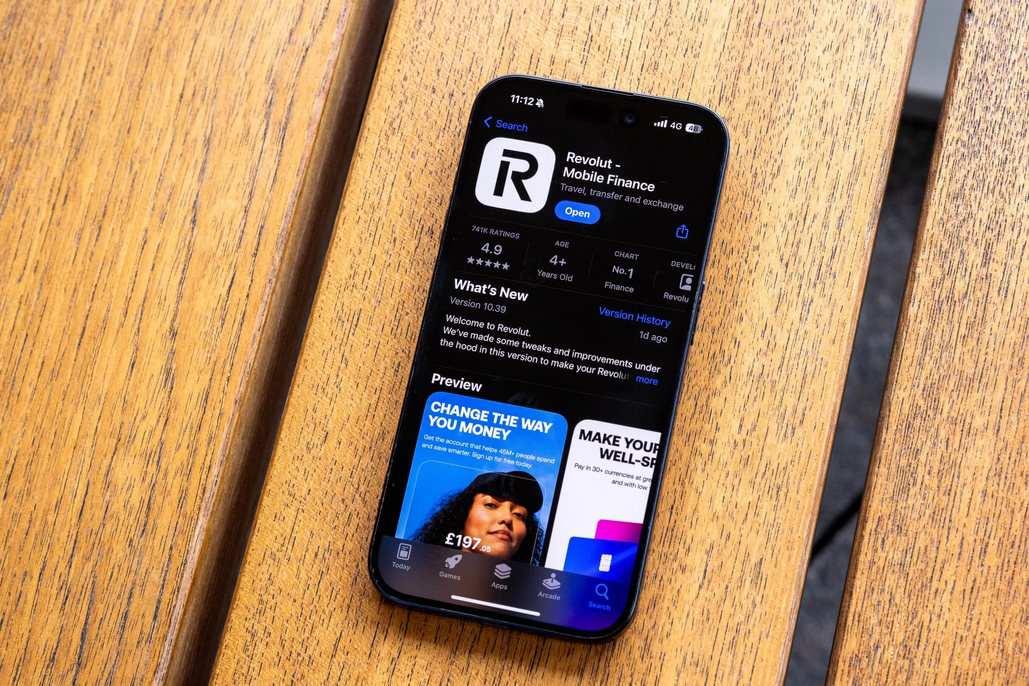 Revolut to Launch UK, EU Stock Trading with New License - Bloomberg
