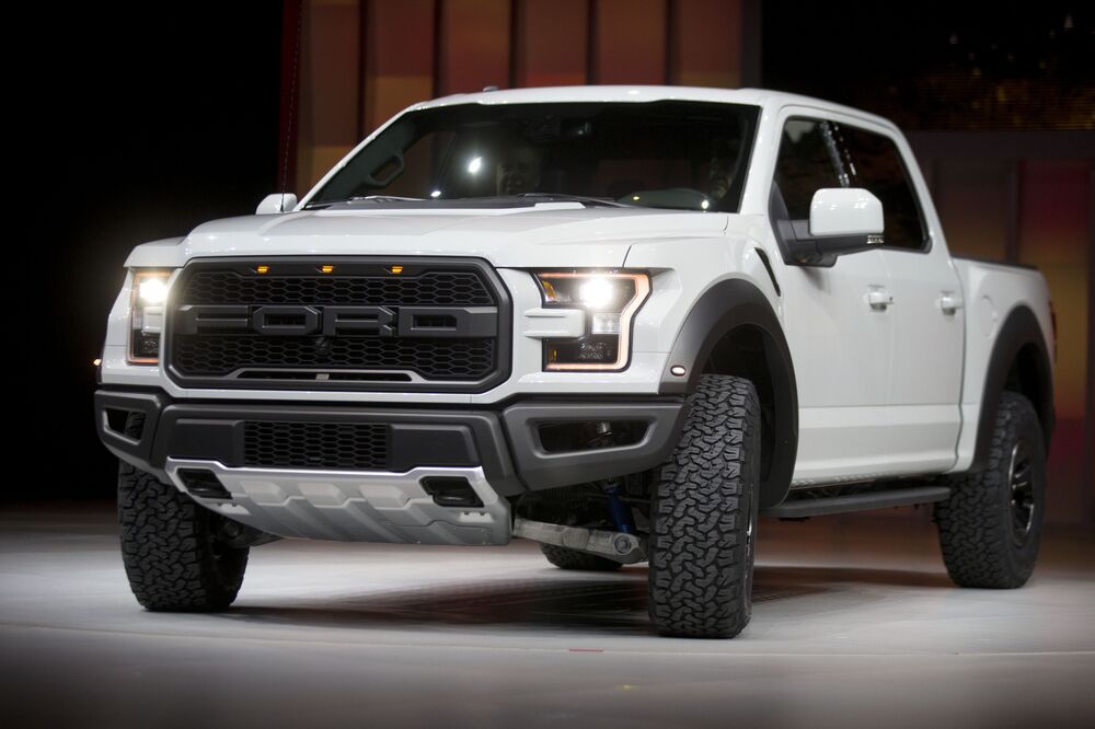 Ford S Crown Jewel The F 150 Has A Problem Bloomberg Ford F 150 Raptor