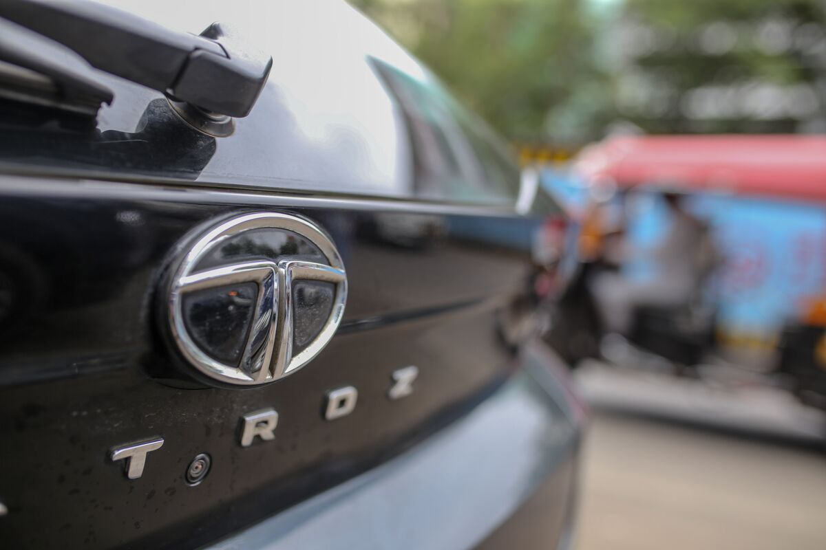 Tata Motors Markets €3.875 Billion Loan for Iveco Acquisition