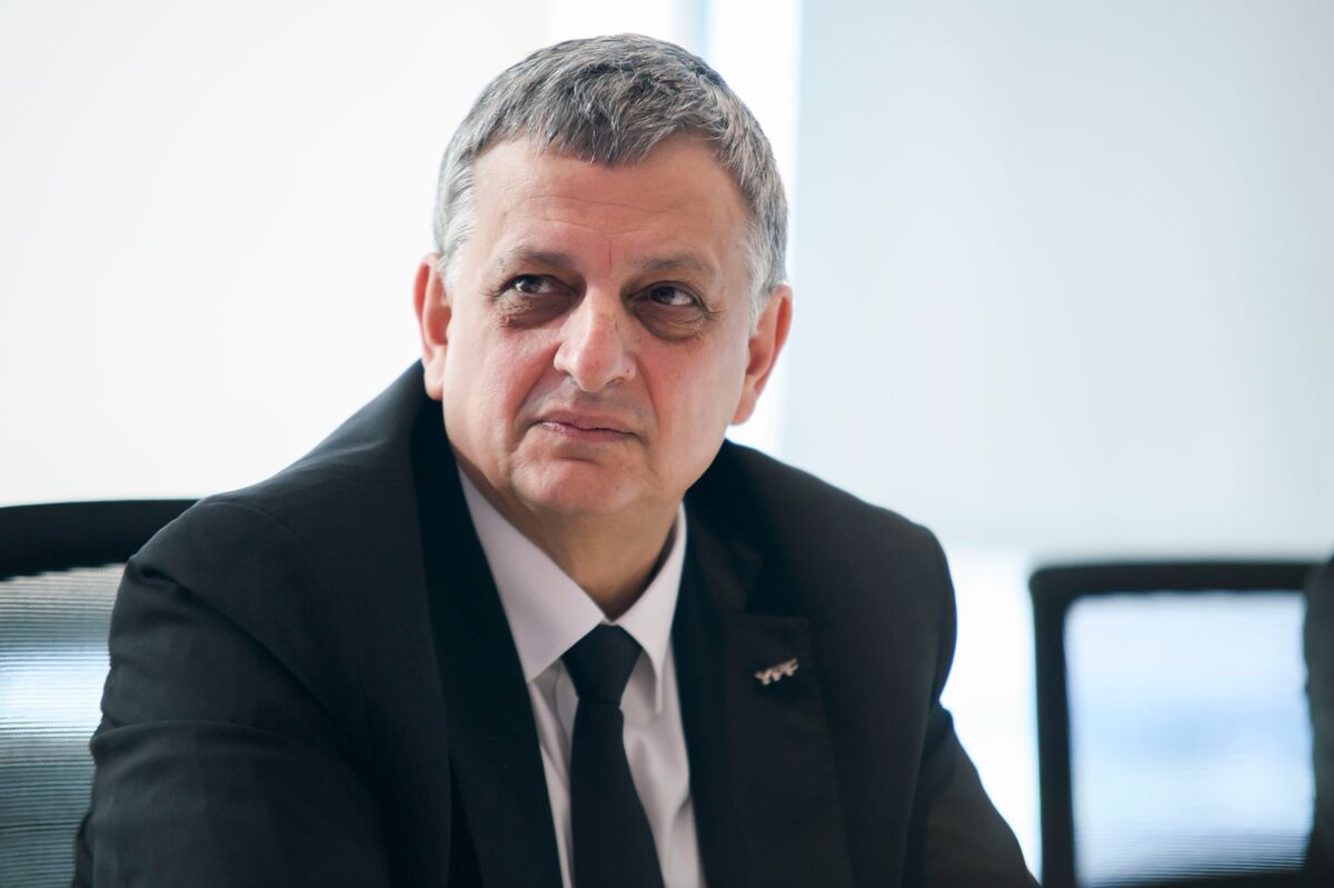 Drilling to Slow in Argentina’s Vaca Muerta Shale, YPF CEO Says