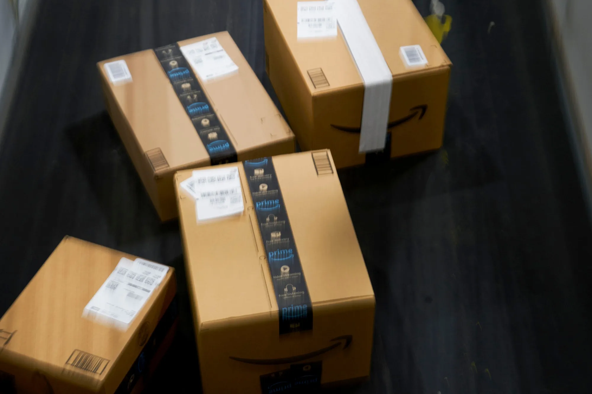 BlackRock, Investors Pump Funds Into Amazon Aggregator Razor - Bloomberg