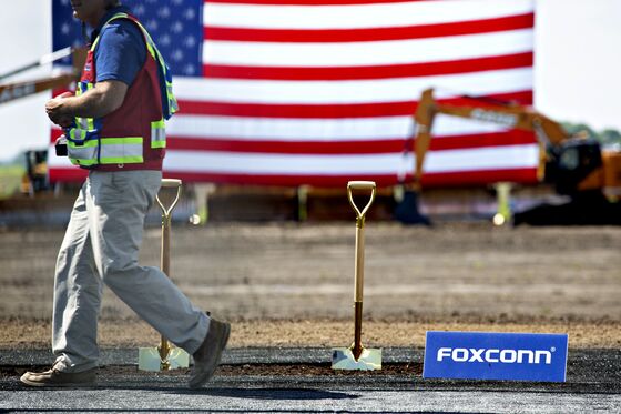 Foxconn May Slow Pace of Recruitment at New Wisconsin Plant