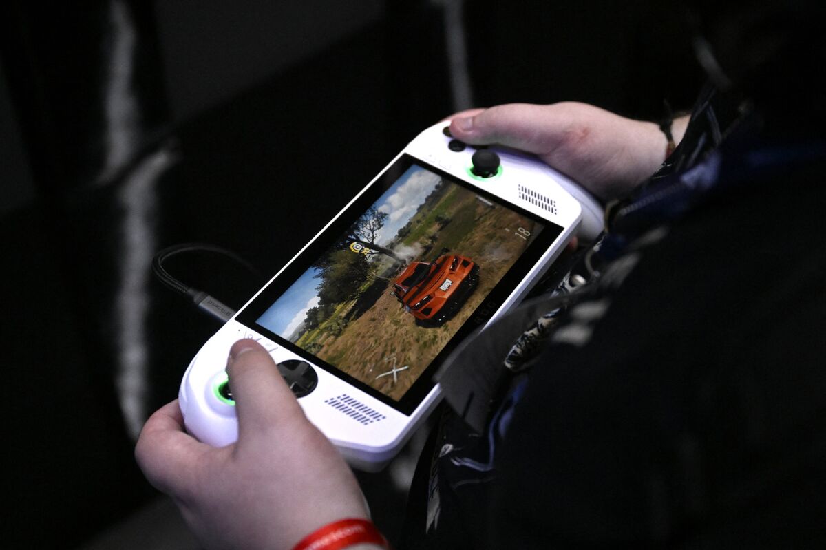 Asus Prepares Xbox Ally Gadget to Rival Nintendo’s Switch