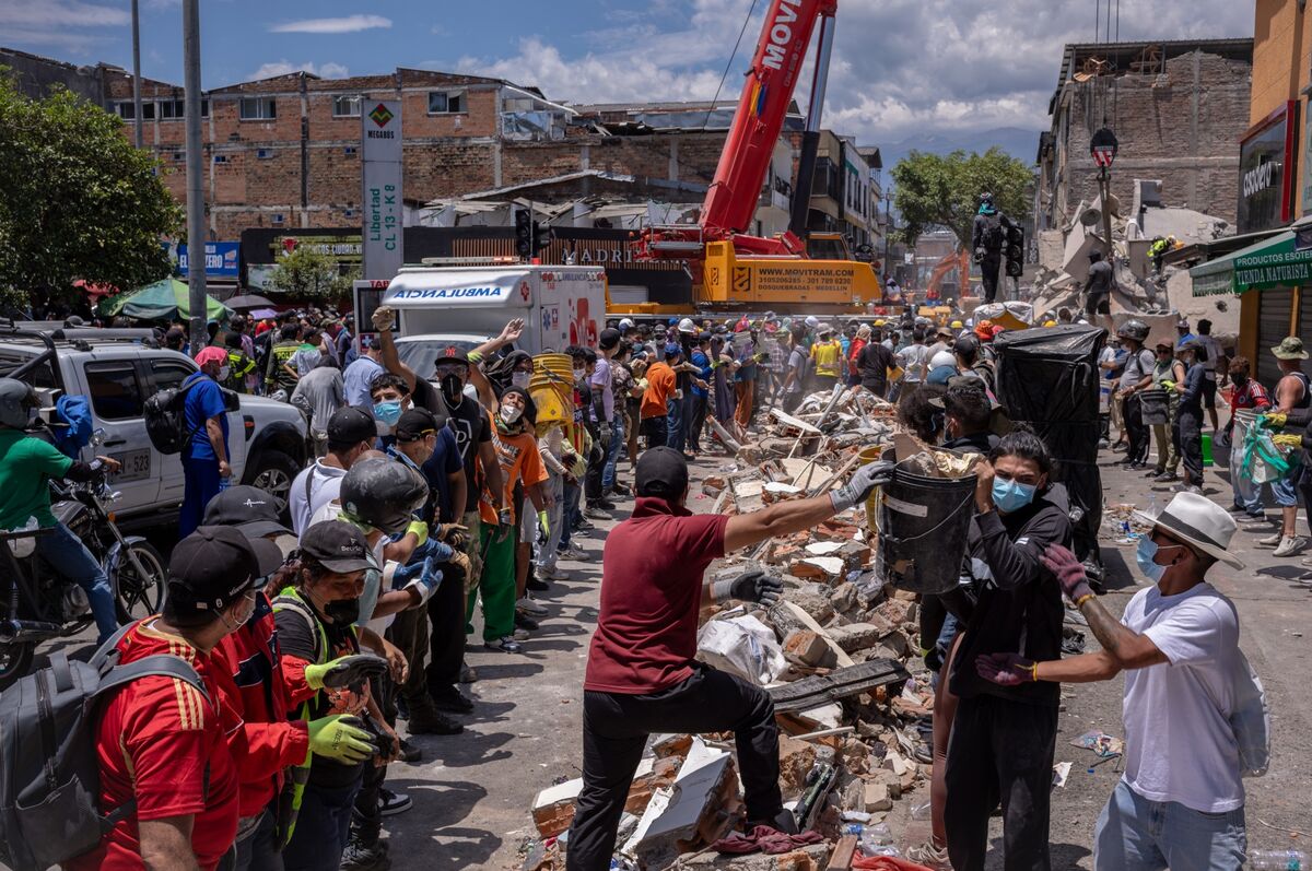 Colombia Quake Death Toll Tops 200 as Foreign Aid Arrives