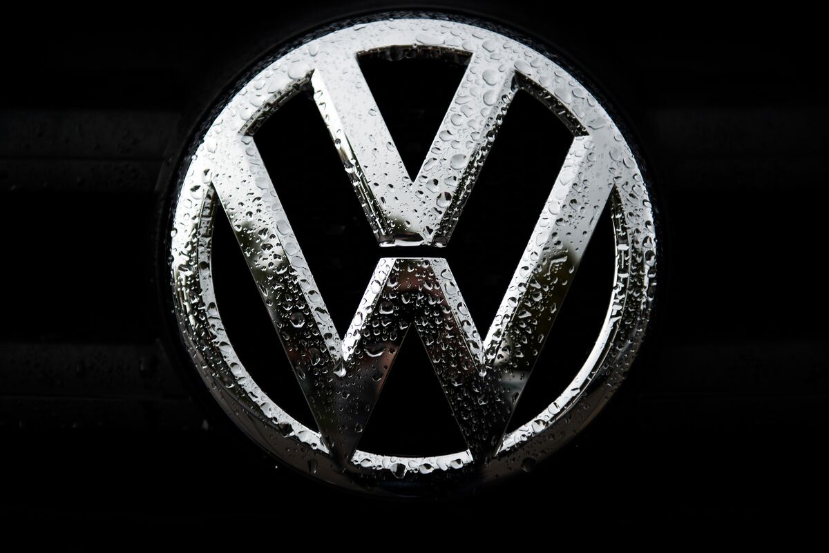 German Investor Confidence Drops as Volkswagen Woes Damp Outlook ...