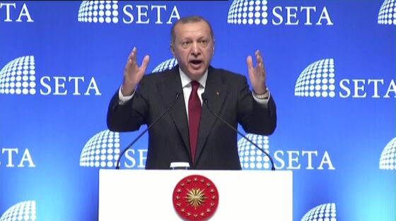 Putin Woos Turkey as Erdogan Spars With Trump