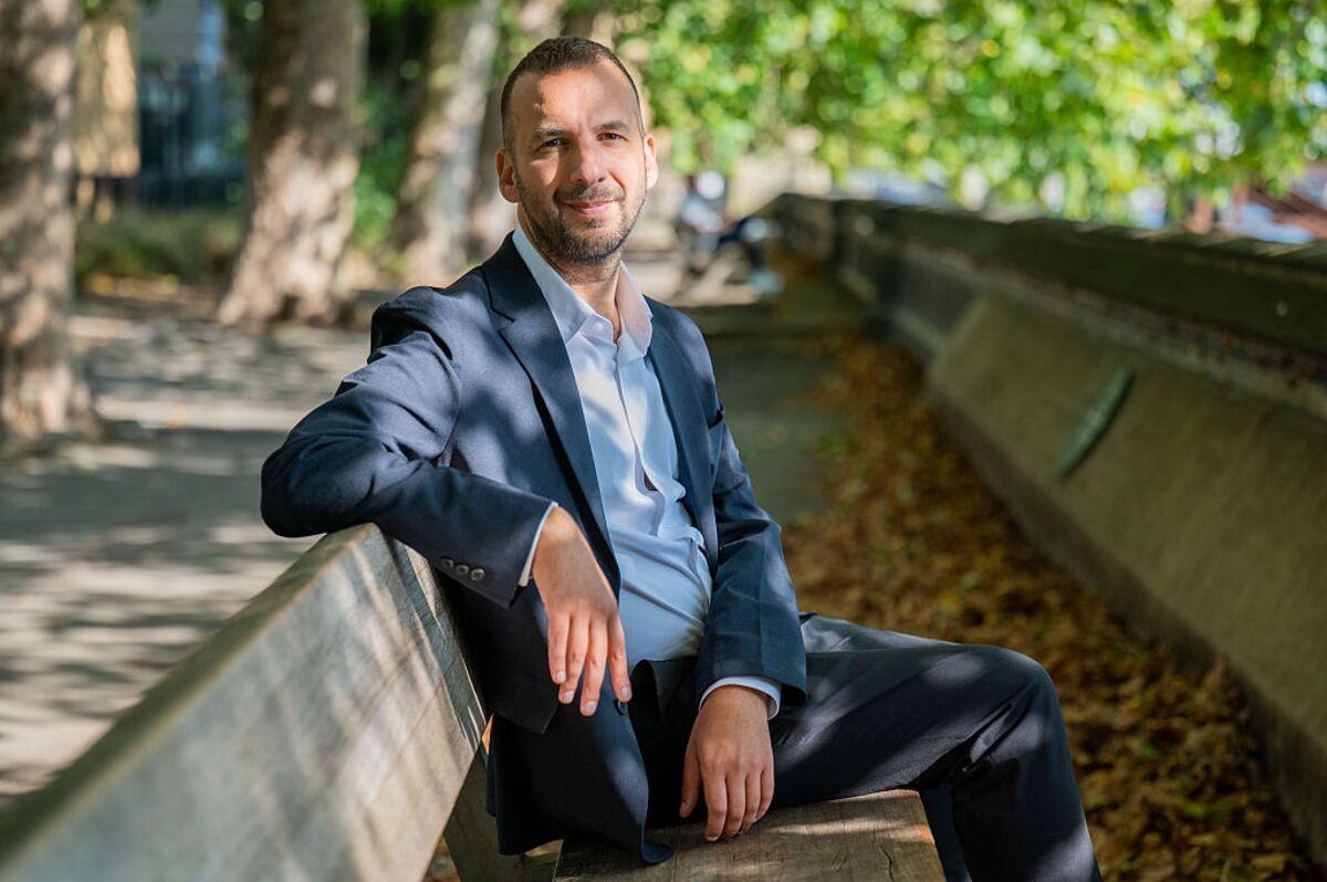 Starmer Won Power by ‘Punching Left.’ Now It’s Punching Back