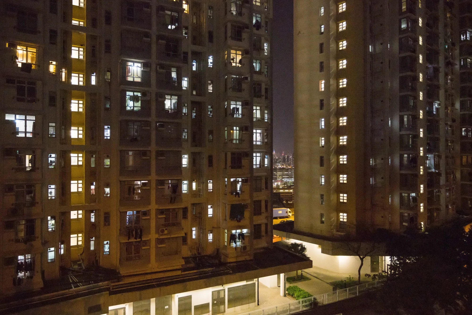 Apartment Rents in Hong Kong Sink to Lowest in Almost Two Years