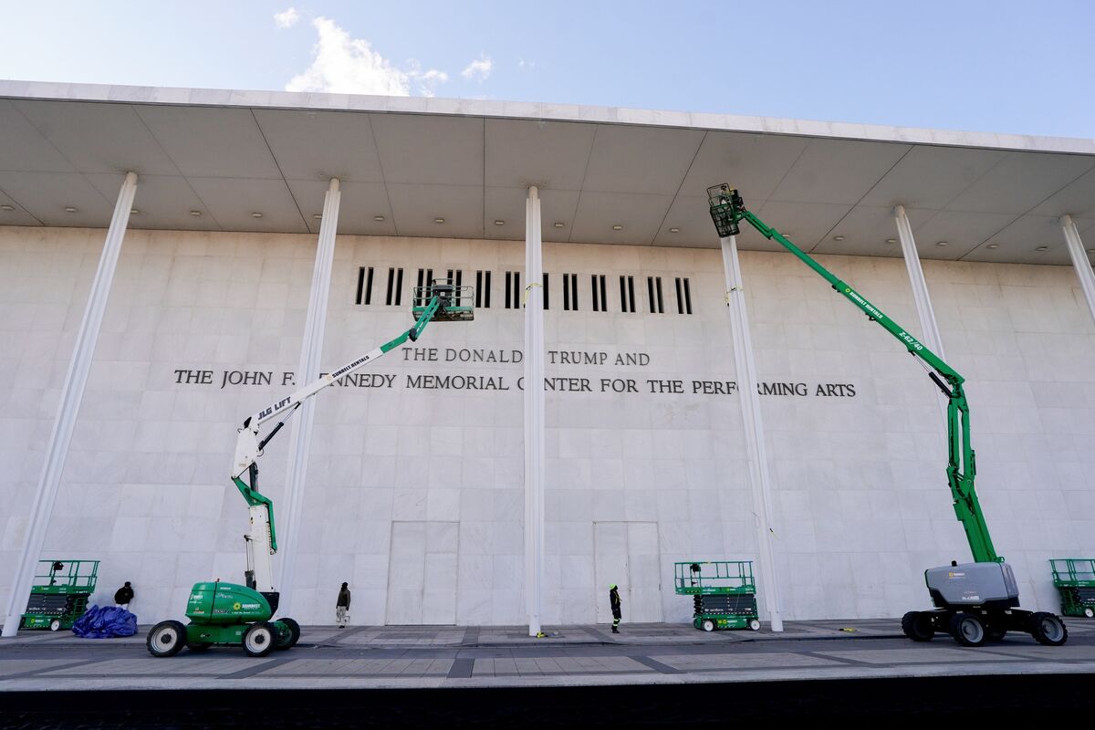 Trump Steps Back From Kennedy Center Overhaul After Court Defeat