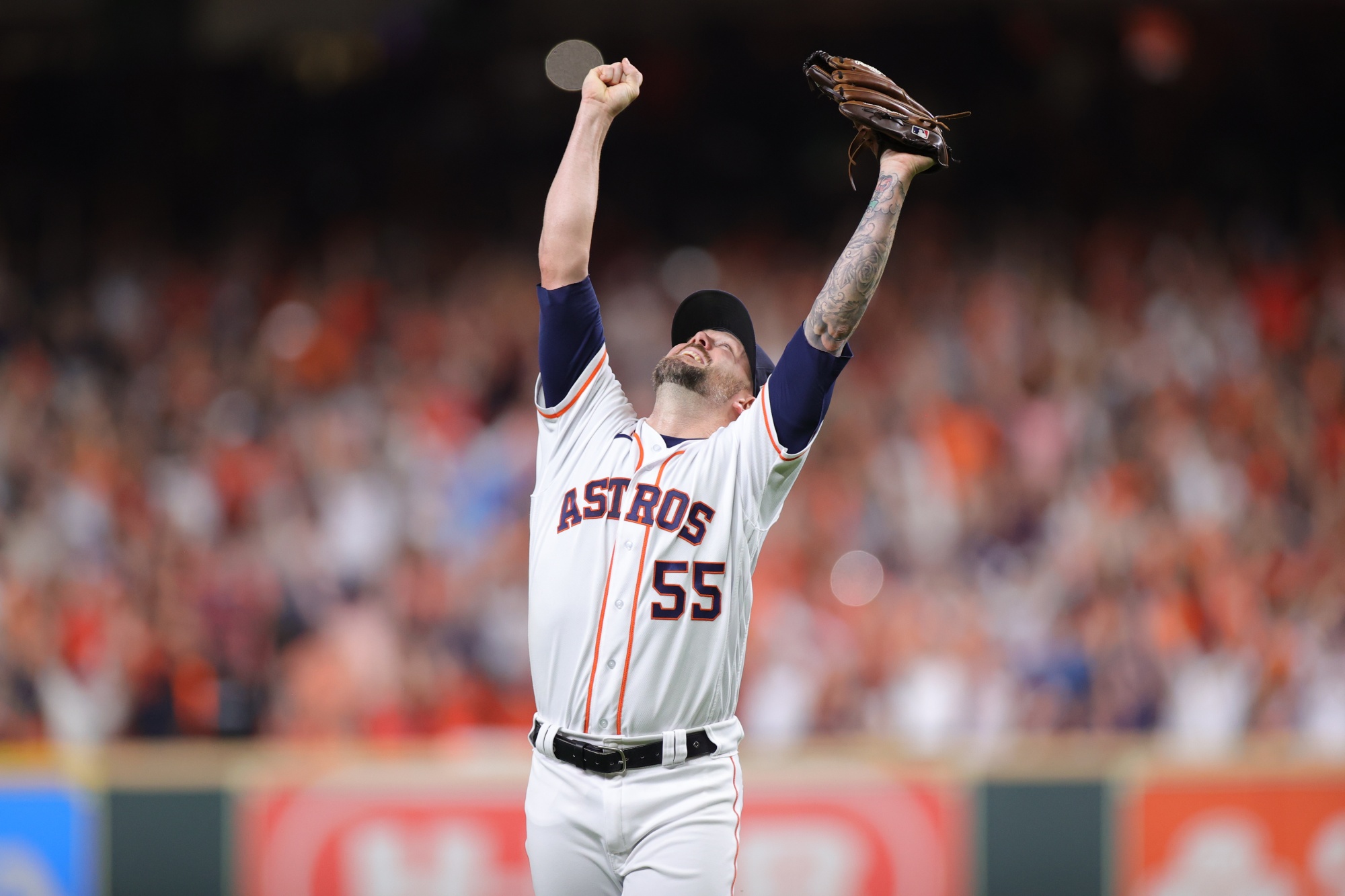 World Series Latest: Braves vs. Astros Matchup Took Six Decades - Bloomberg