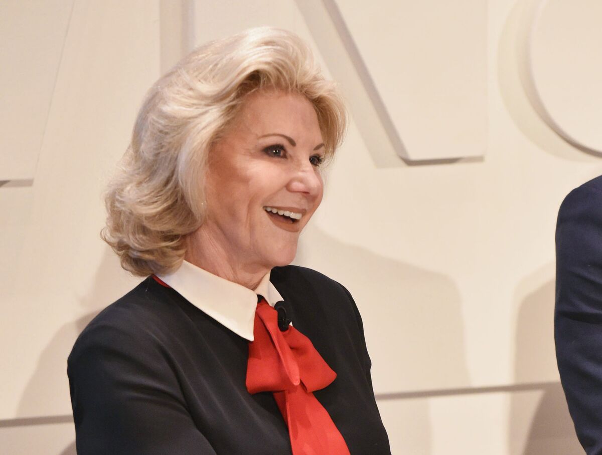 Elaine Wynn Succeeds in Booting Director From Casino Board - Bloomberg