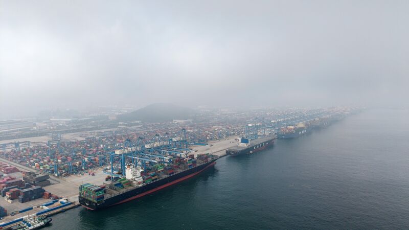 General Views of Qingdao Port